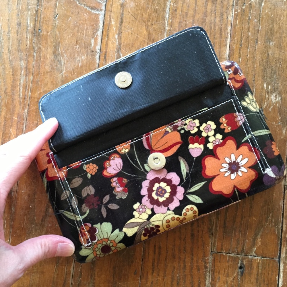 Floral Hard Shell Wallet - Picture 3 of 6